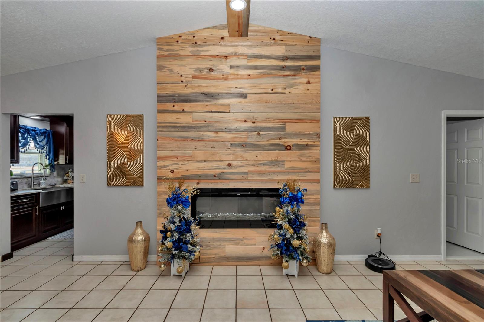 FOXBOROUGH FARMS - Residential