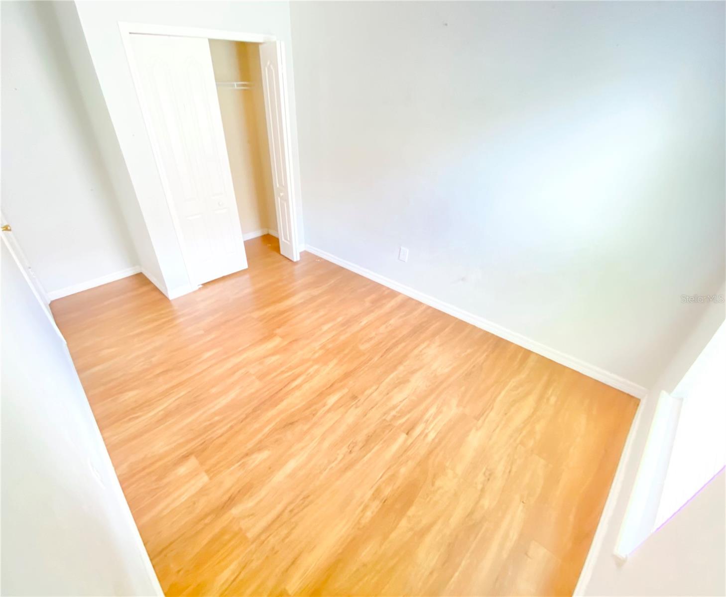 WATERSIDE ESTATES - Residential Lease