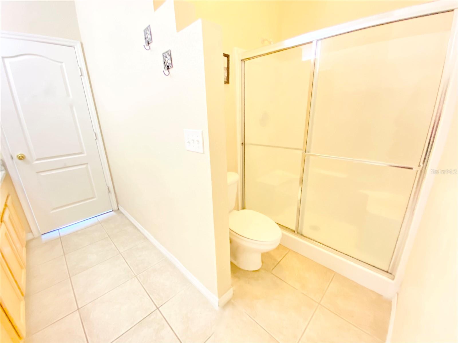 WATERSIDE ESTATES - Residential Lease