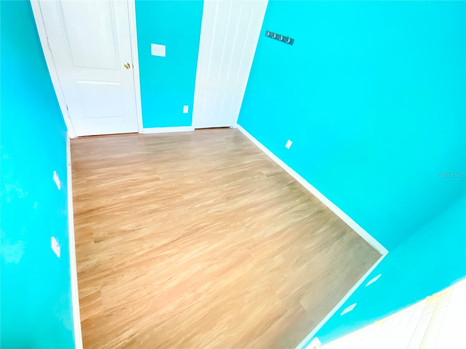 WATERSIDE ESTATES - Residential Lease