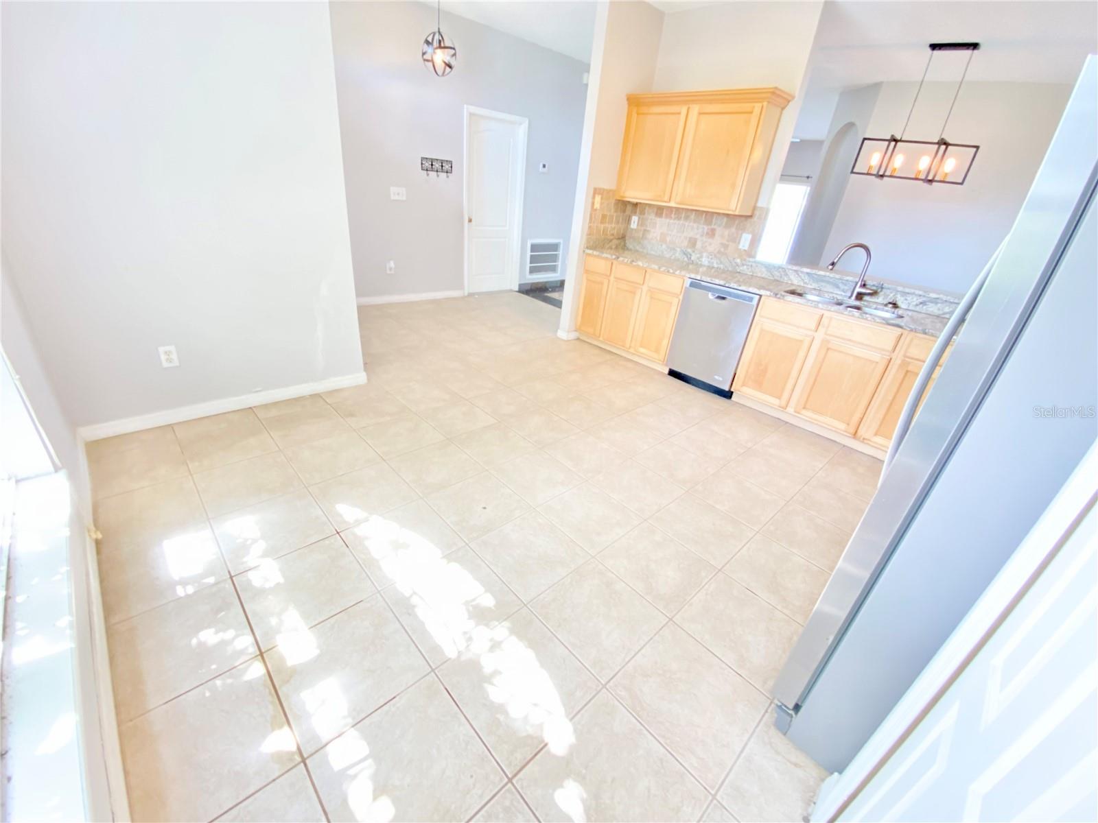 WATERSIDE ESTATES - Residential Lease