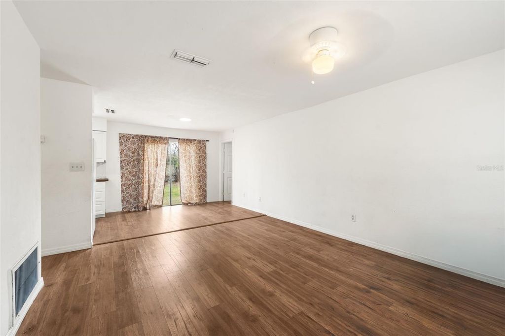 Photo of 1911 SE 14th Avenue, Gainesville, FL 32641 (MLS # GC537338)