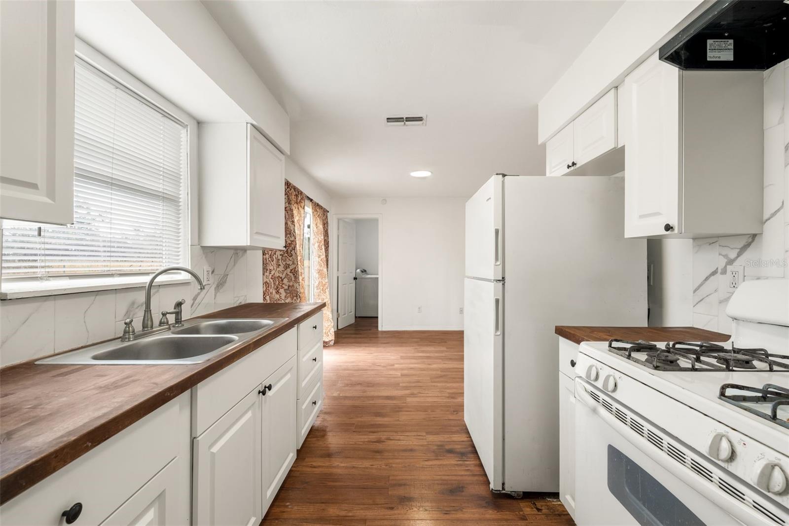 LINCOLN ESTATES 4TH ADD - Residential