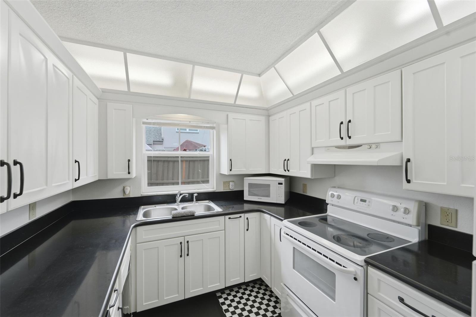 WINDMEADOWS VILLAGE 4 - Residential