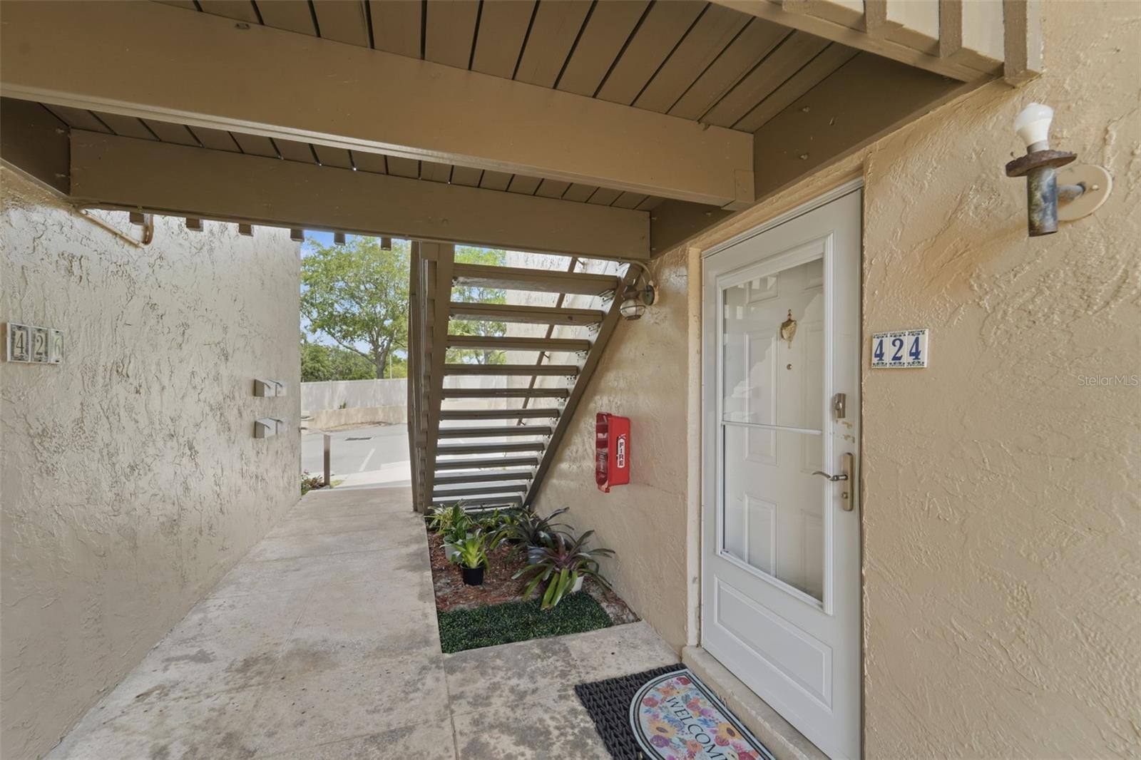 424 WINDMEADOWS STREET 424