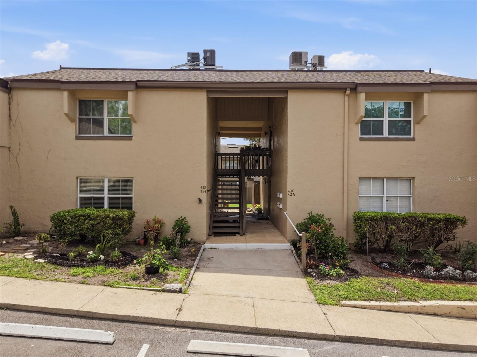 424 WINDMEADOWS STREET 424