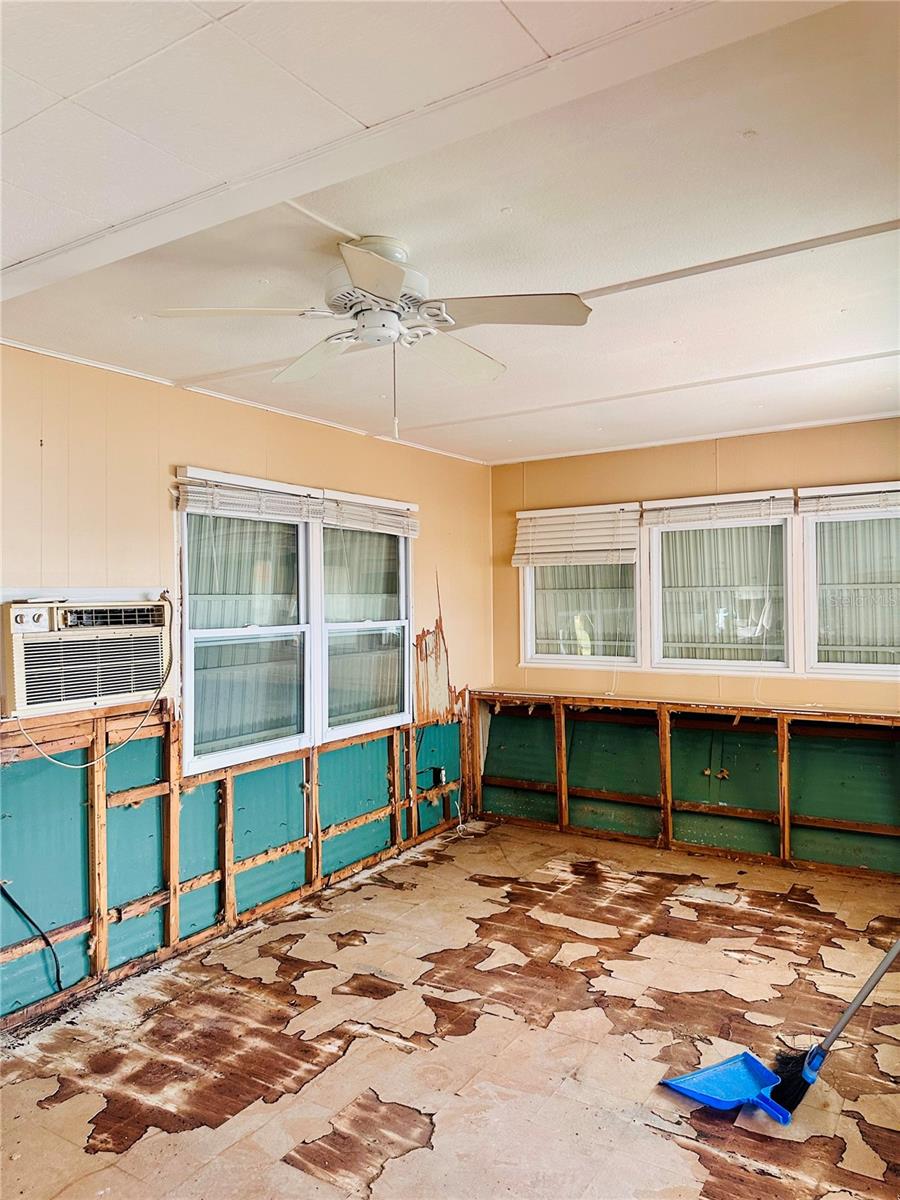 SEA HORSE MOBILE HOME PARK CONDO - Residential