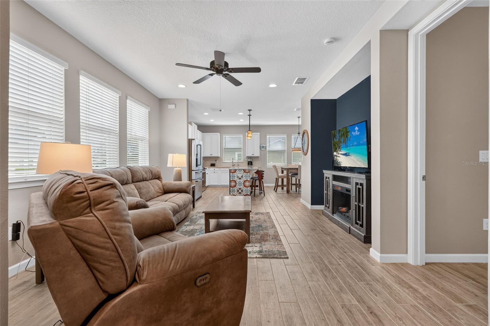 11511 ROLLING GREEN DRIVE