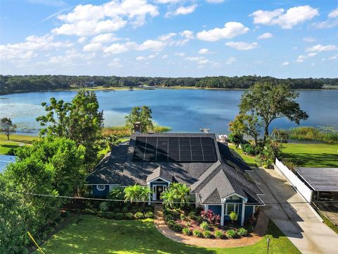 A home in EUSTIS