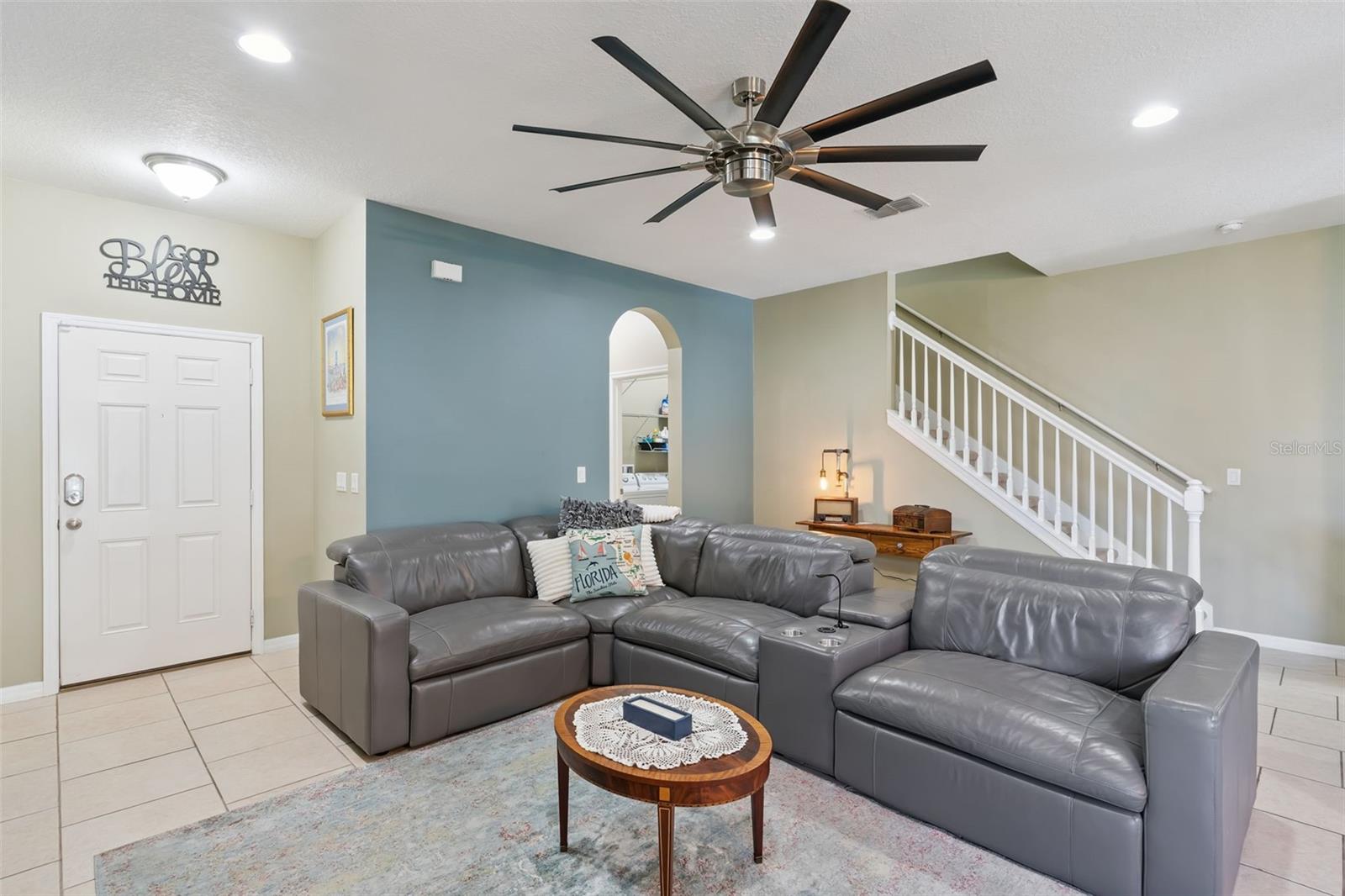 1352 SCARLET OAK LOOP