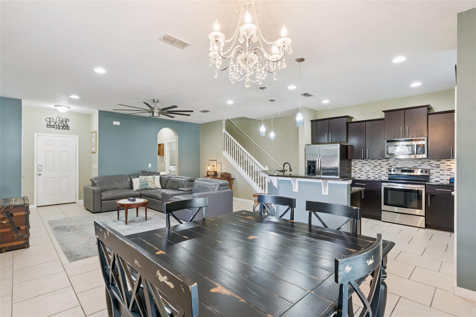 1352 SCARLET OAK LOOP