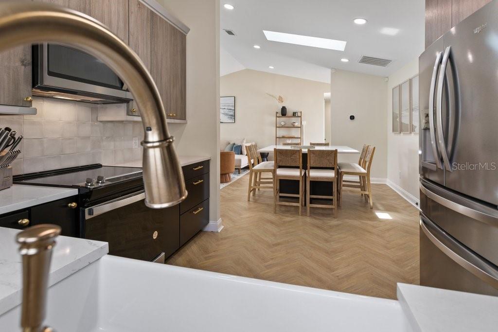 HAWAIIAN ISLE ESTATES - Residential