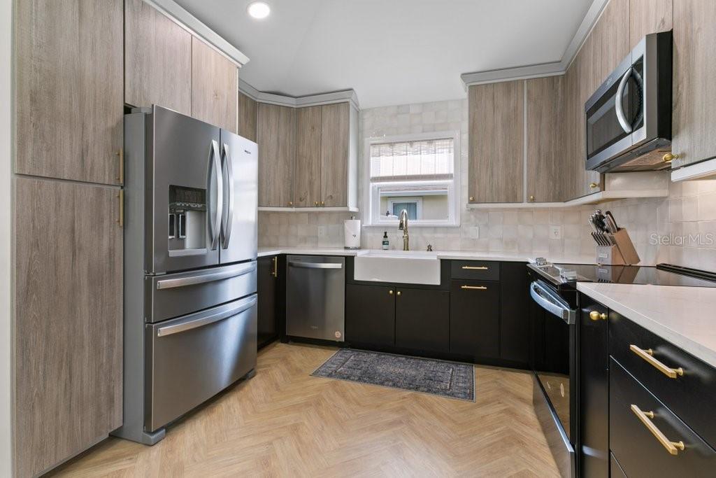 HAWAIIAN ISLE ESTATES - Residential