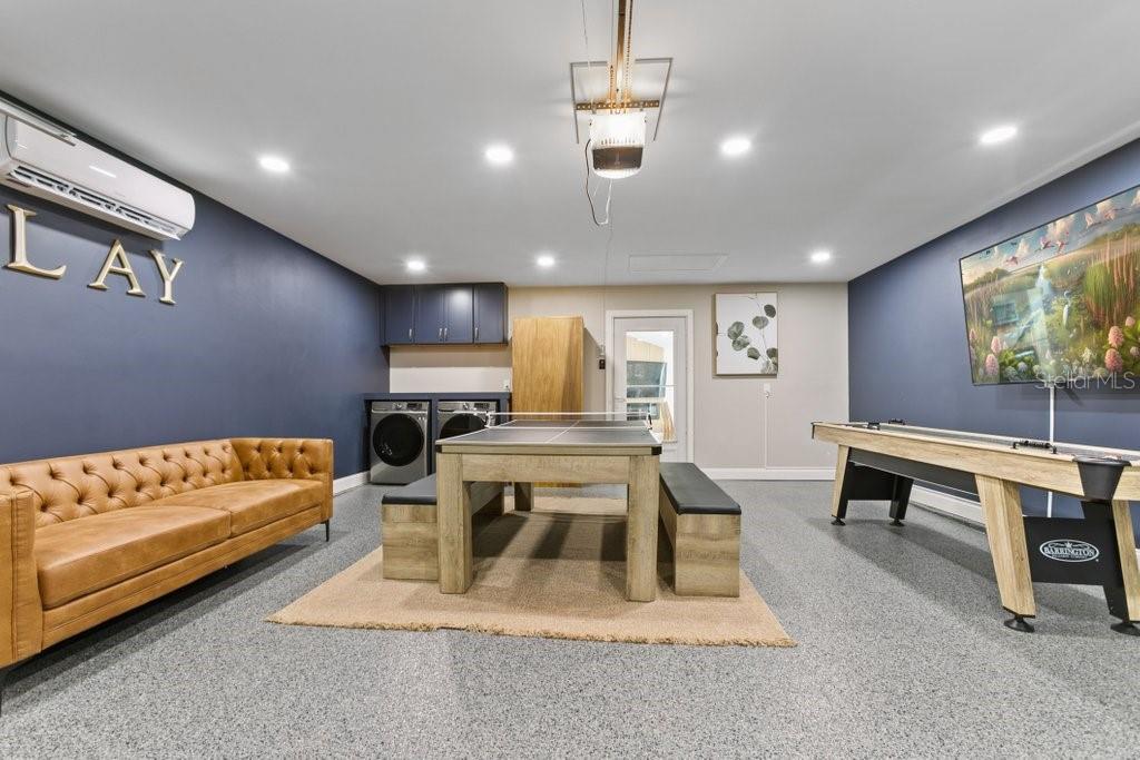 HAWAIIAN ISLE ESTATES - Residential