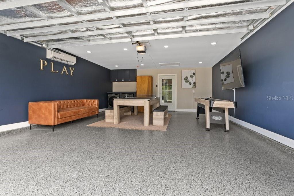 HAWAIIAN ISLE ESTATES - Residential