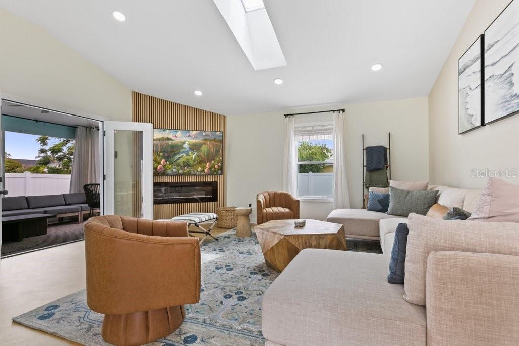 HAWAIIAN ISLE ESTATES - Residential