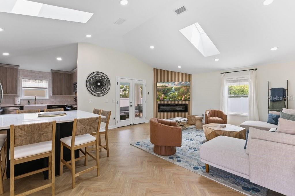 HAWAIIAN ISLE ESTATES - Residential