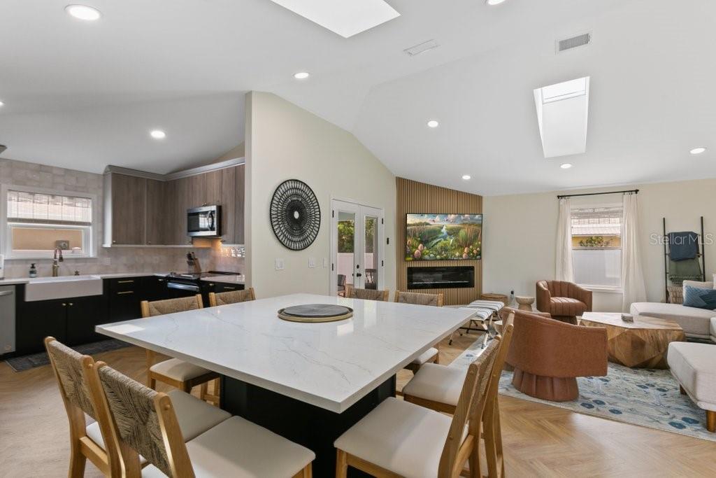 HAWAIIAN ISLE ESTATES - Residential