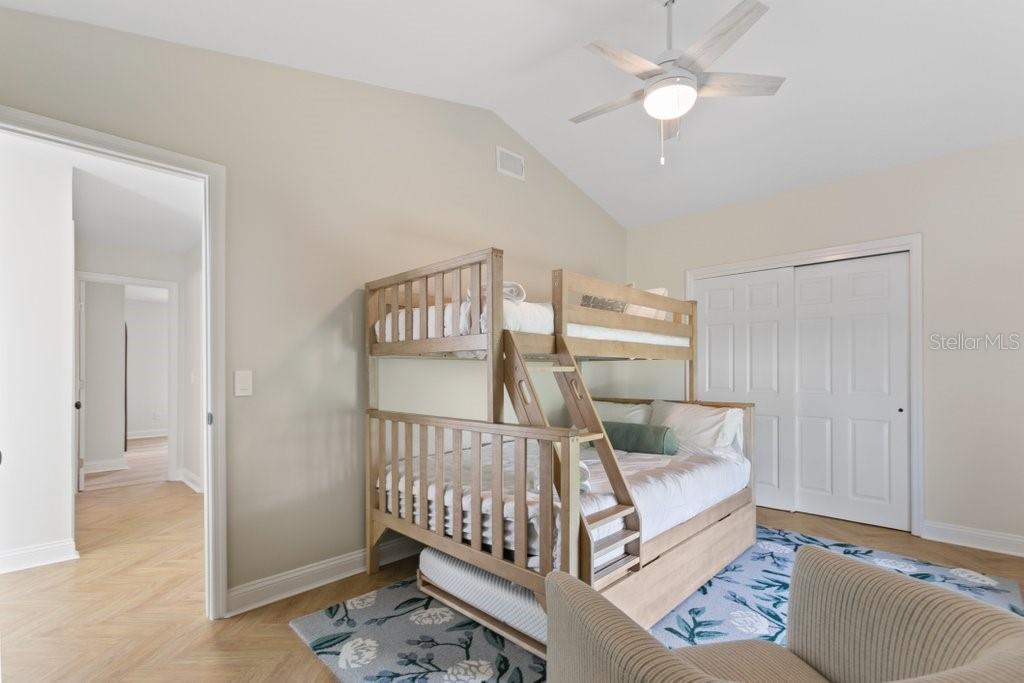 HAWAIIAN ISLE ESTATES - Residential