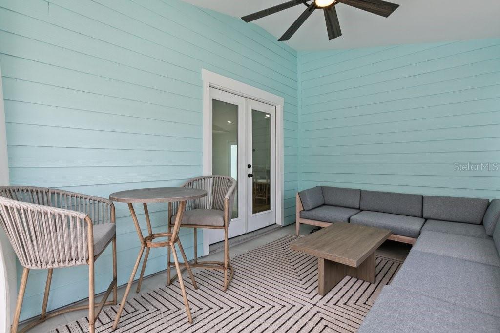 HAWAIIAN ISLE ESTATES - Residential