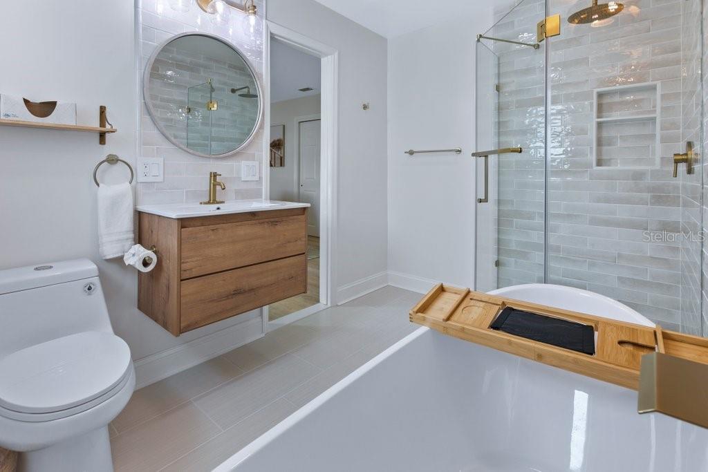 HAWAIIAN ISLE ESTATES - Residential