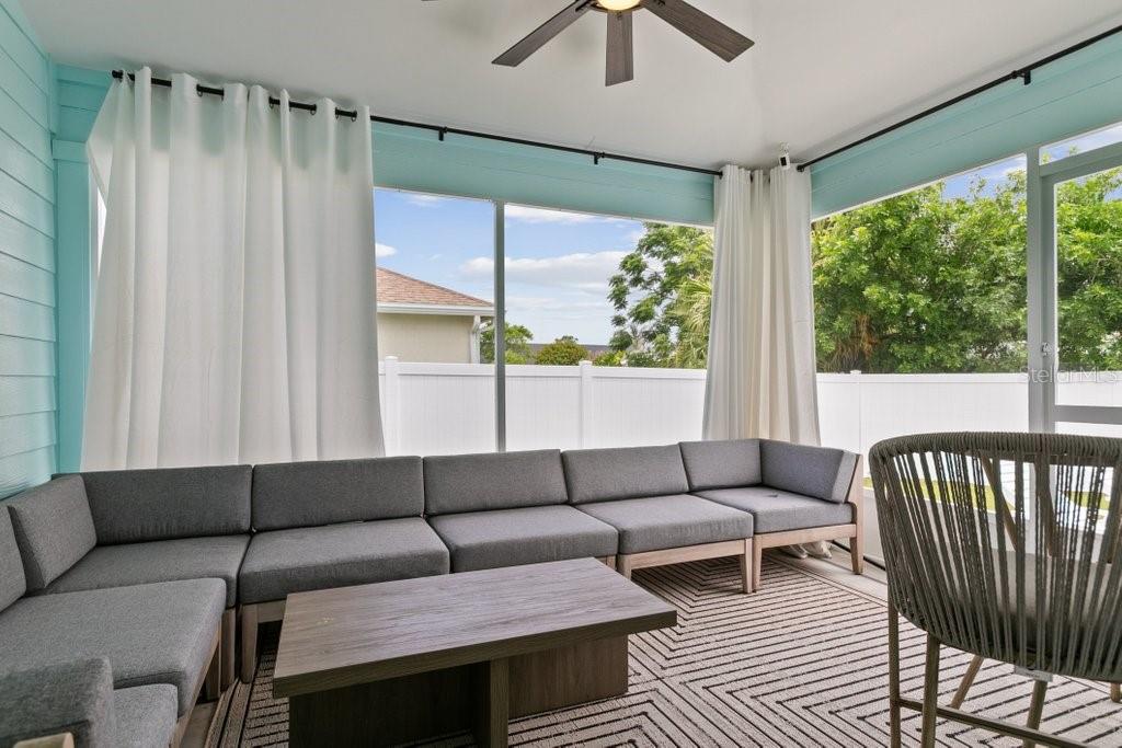 HAWAIIAN ISLE ESTATES - Residential