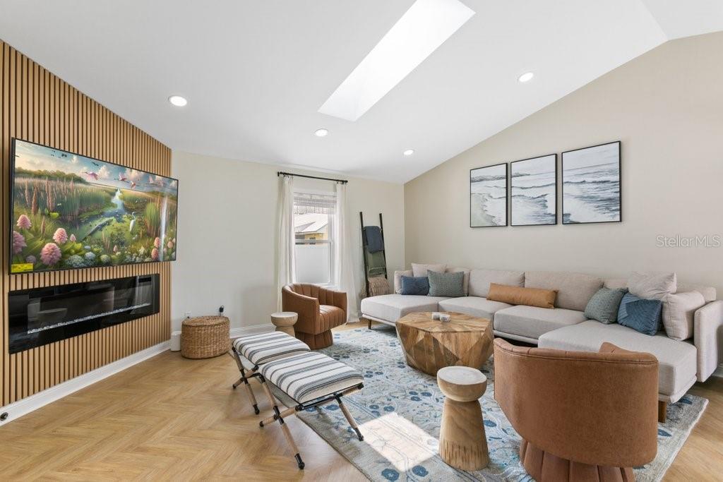 HAWAIIAN ISLE ESTATES - Residential