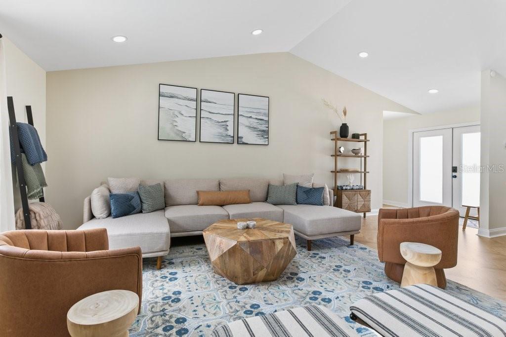 HAWAIIAN ISLE ESTATES - Residential