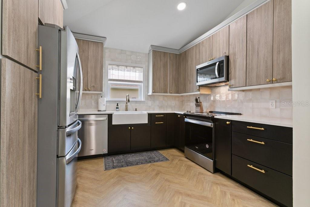 HAWAIIAN ISLE ESTATES - Residential