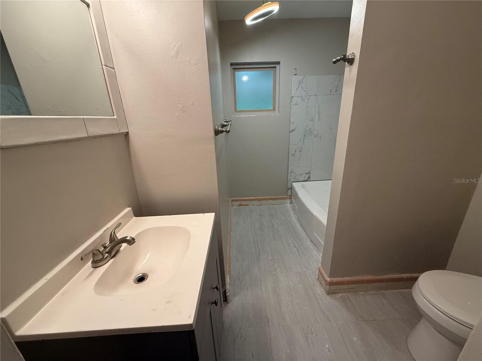 HILLCREST - Residential Lease