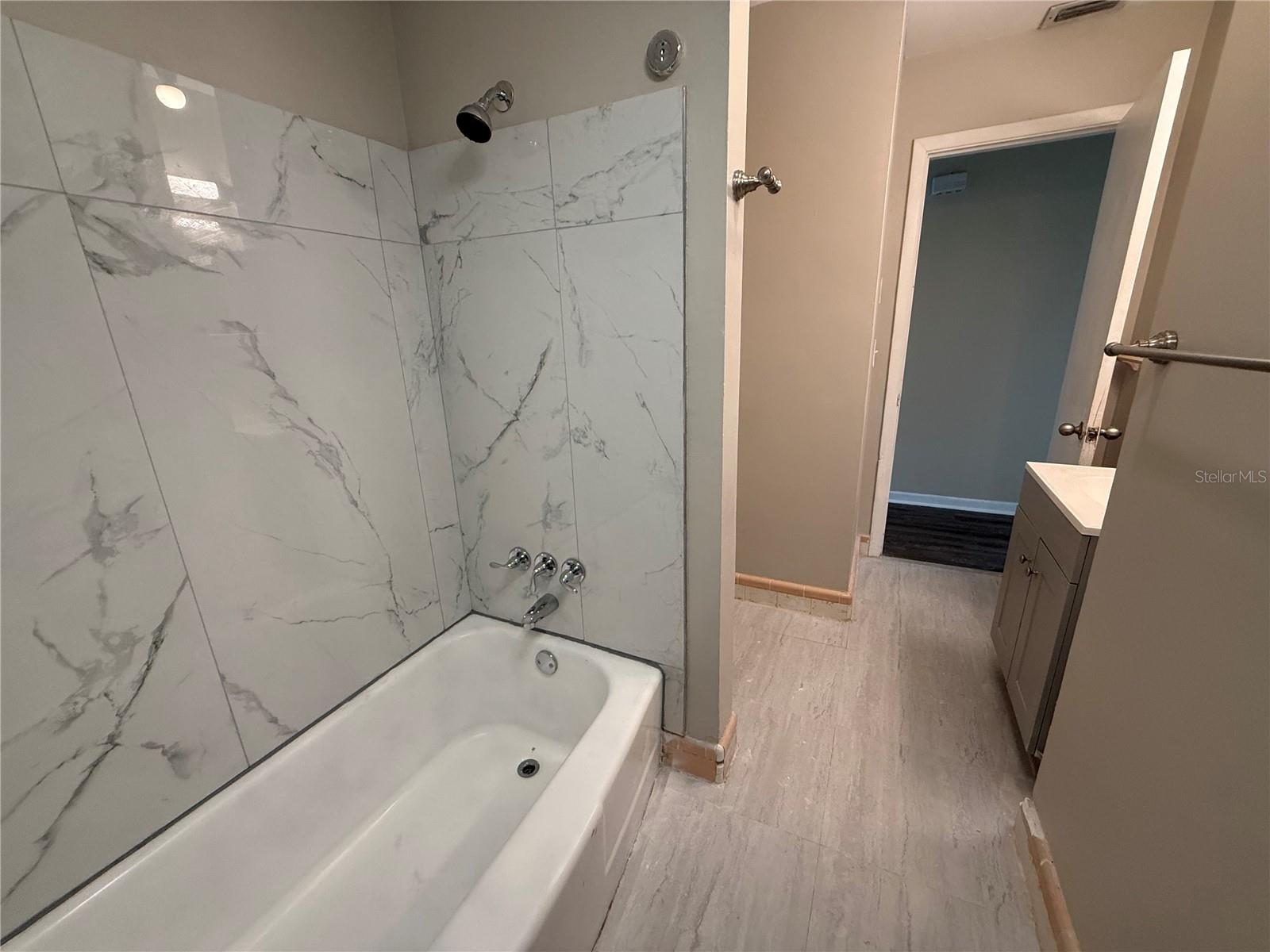 HILLCREST - Residential Lease