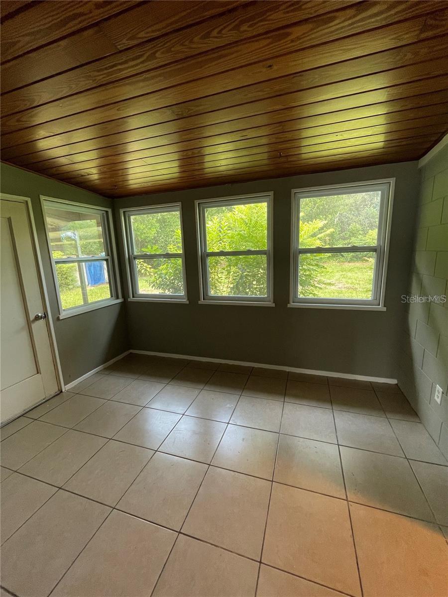 HILLCREST - Residential Lease