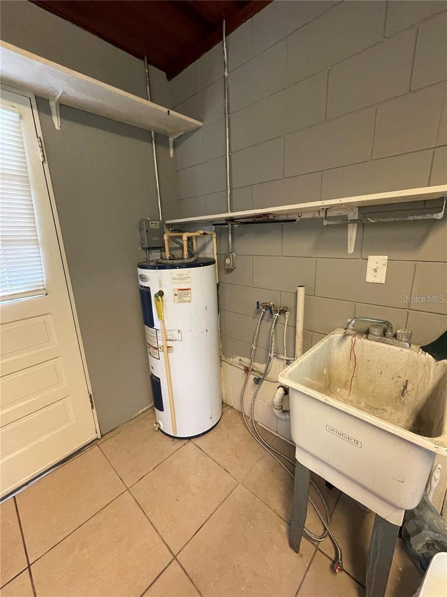 HILLCREST - Residential Lease