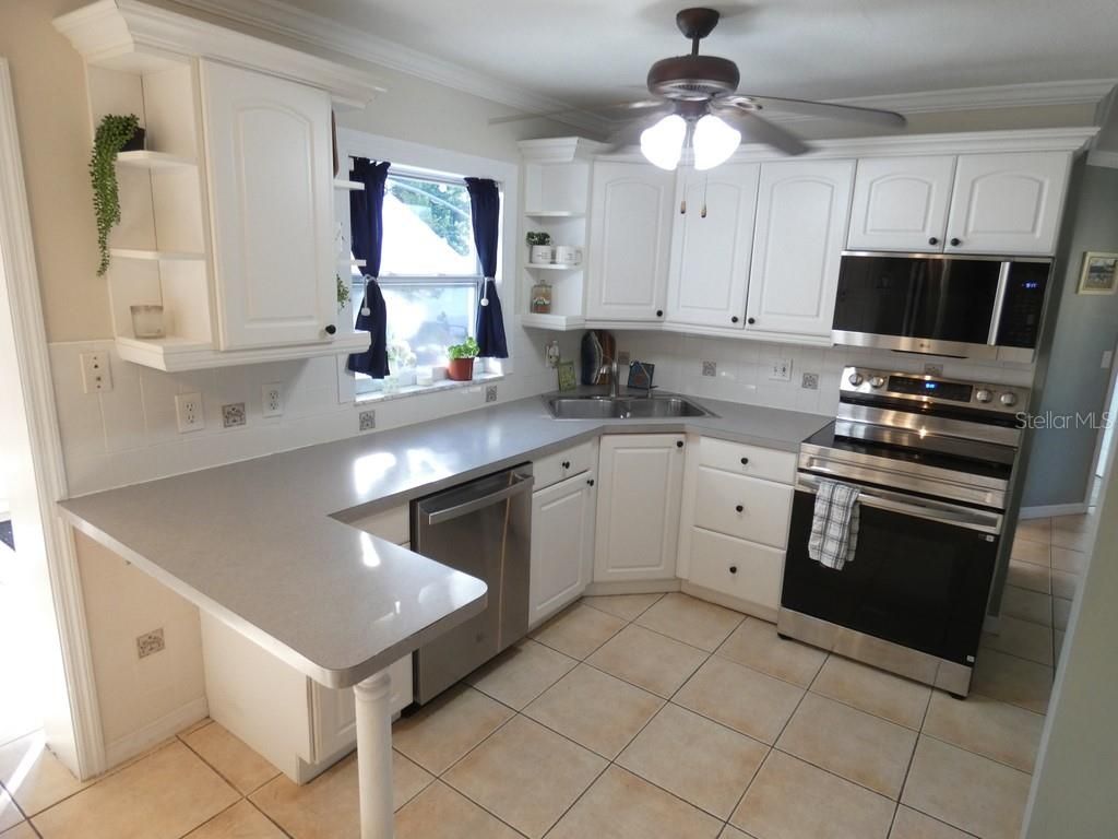 Photo of 1751 El Trinidad Drive E, Clearwater, FL 33759 (MLS # W7882364)