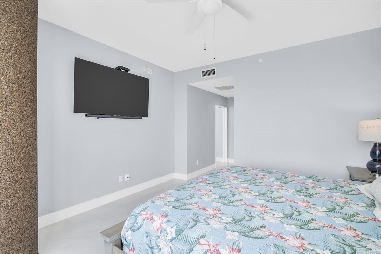 SIGNATURE PLACE CONDO - Residential