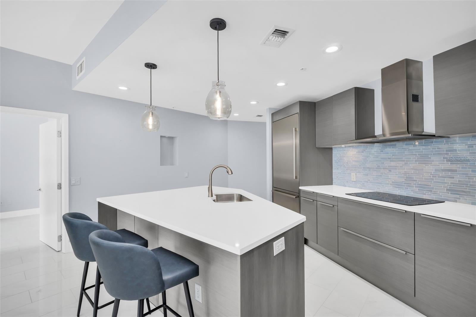 SIGNATURE PLACE CONDO - Residential