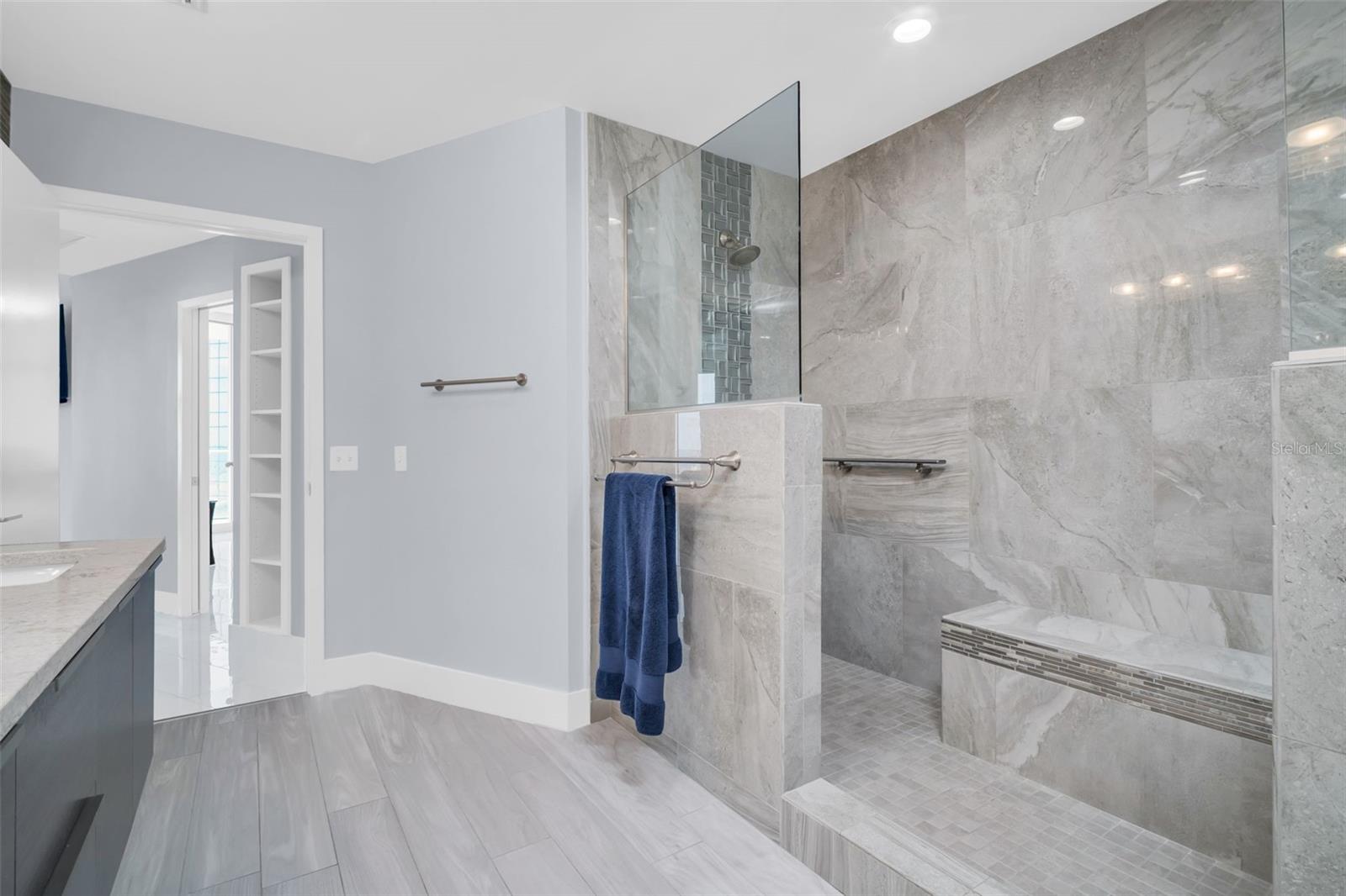 SIGNATURE PLACE CONDO - Residential