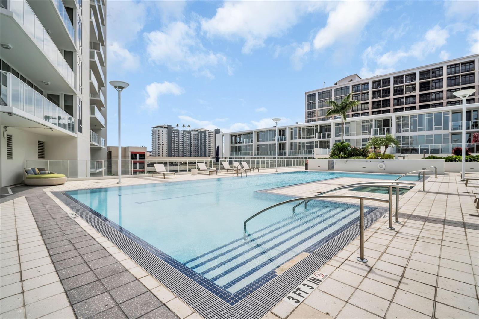 SIGNATURE PLACE CONDO - Residential