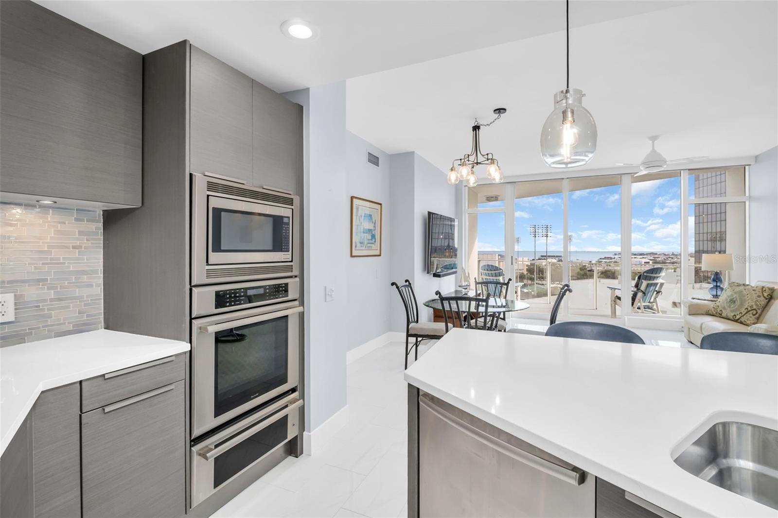 SIGNATURE PLACE CONDO - Residential