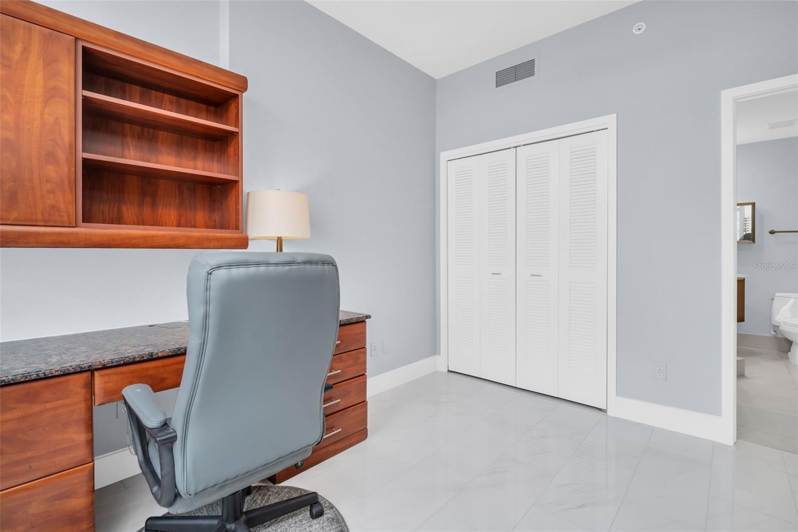 SIGNATURE PLACE CONDO - Residential