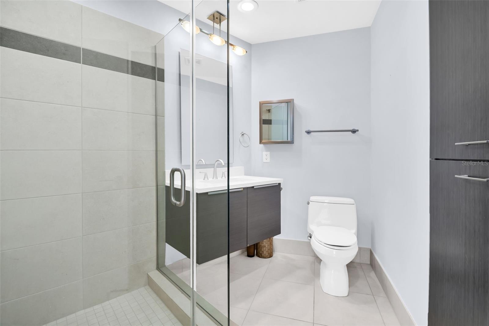 SIGNATURE PLACE CONDO - Residential