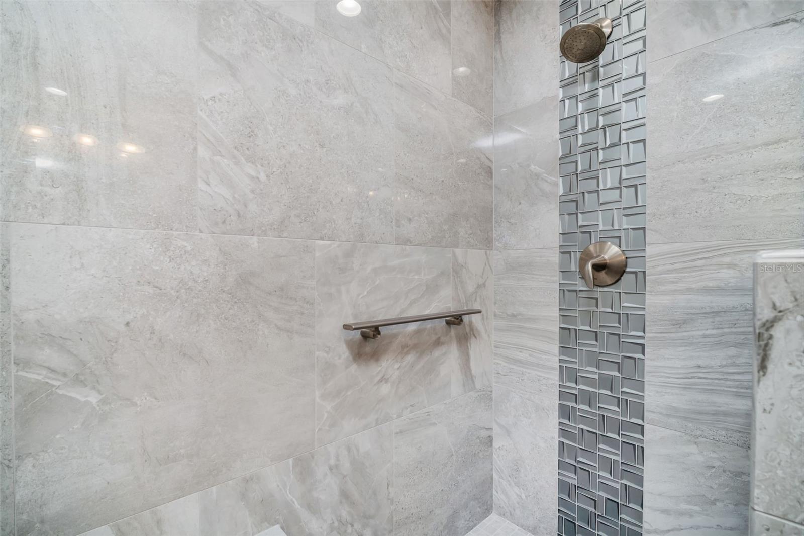 SIGNATURE PLACE CONDO - Residential