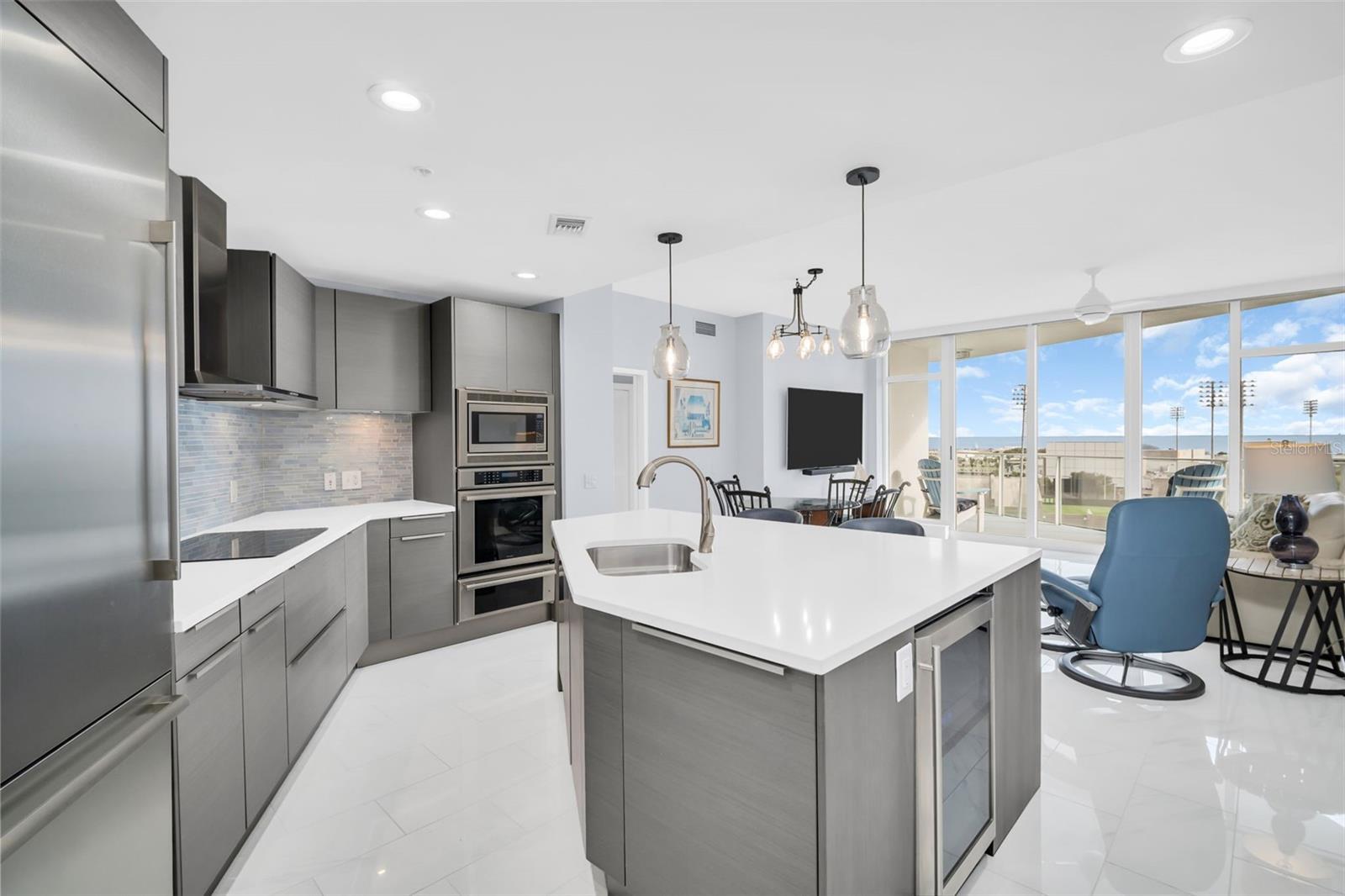 SIGNATURE PLACE CONDO - Residential