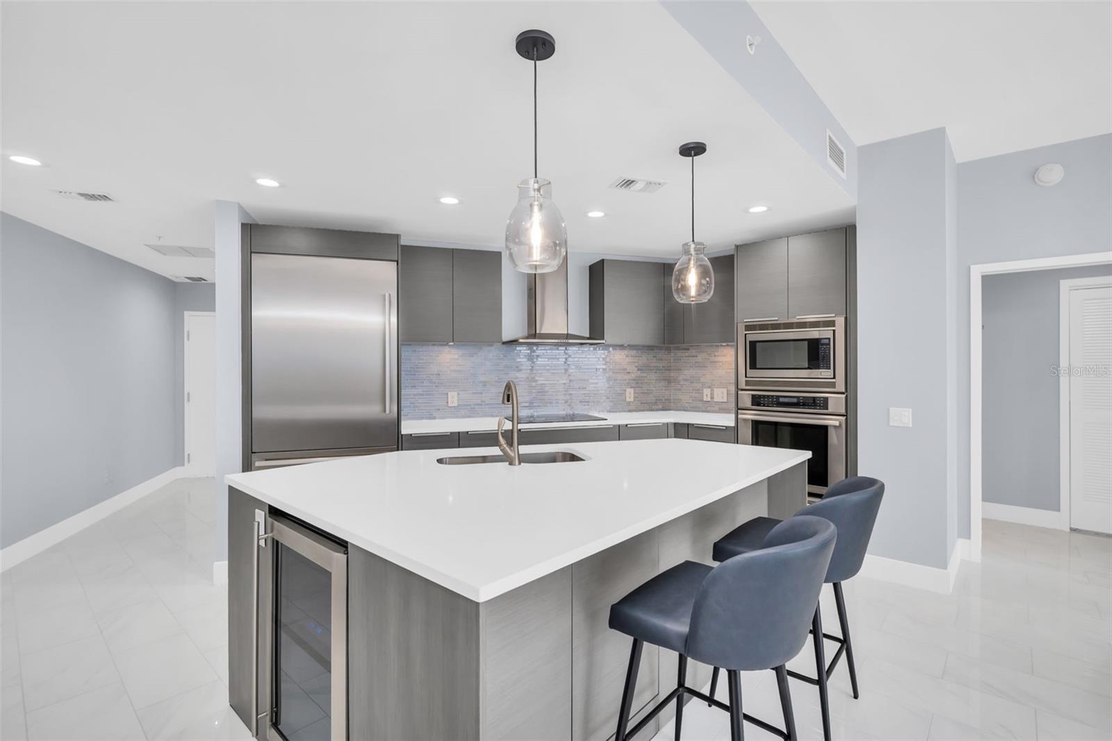 SIGNATURE PLACE CONDO - Residential