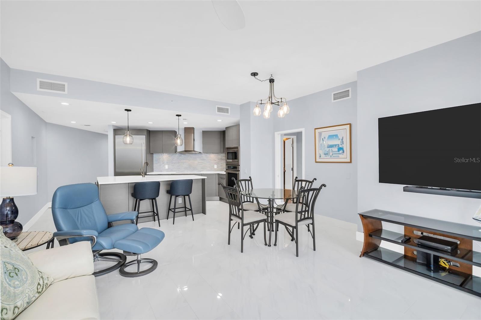 SIGNATURE PLACE CONDO - Residential