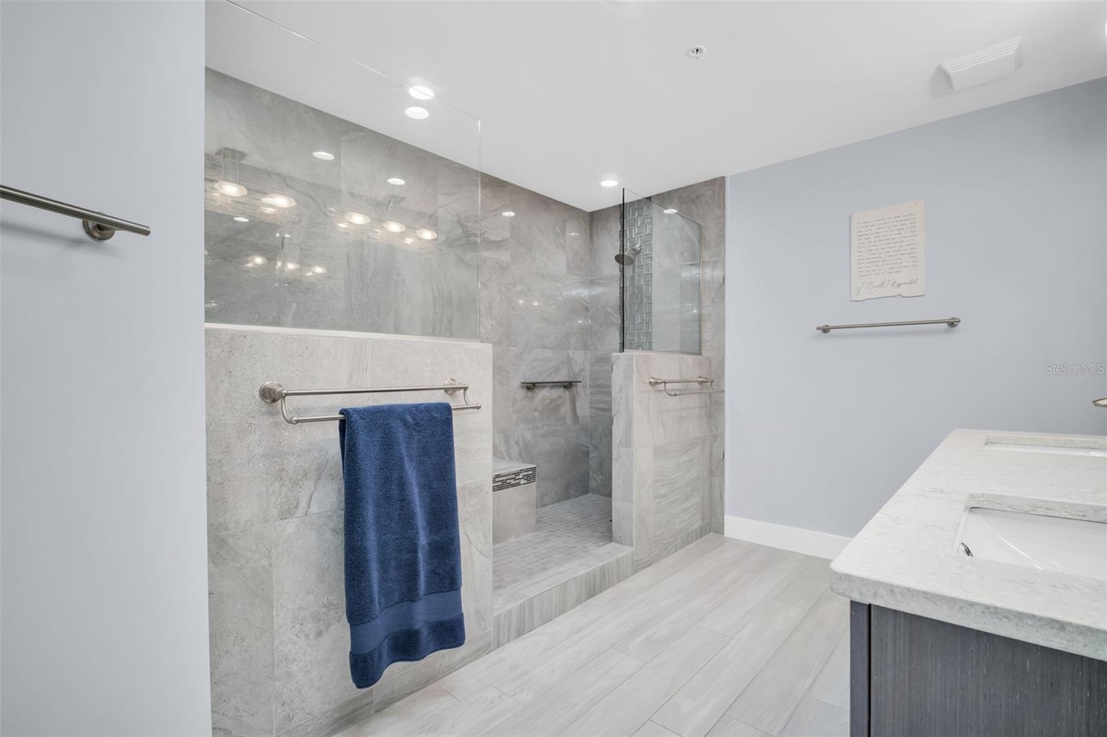 SIGNATURE PLACE CONDO - Residential