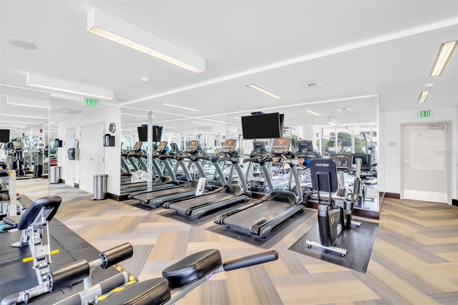 SIGNATURE PLACE CONDO - Residential