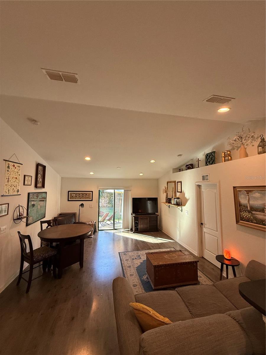 CENTRAL POINTE - Residential