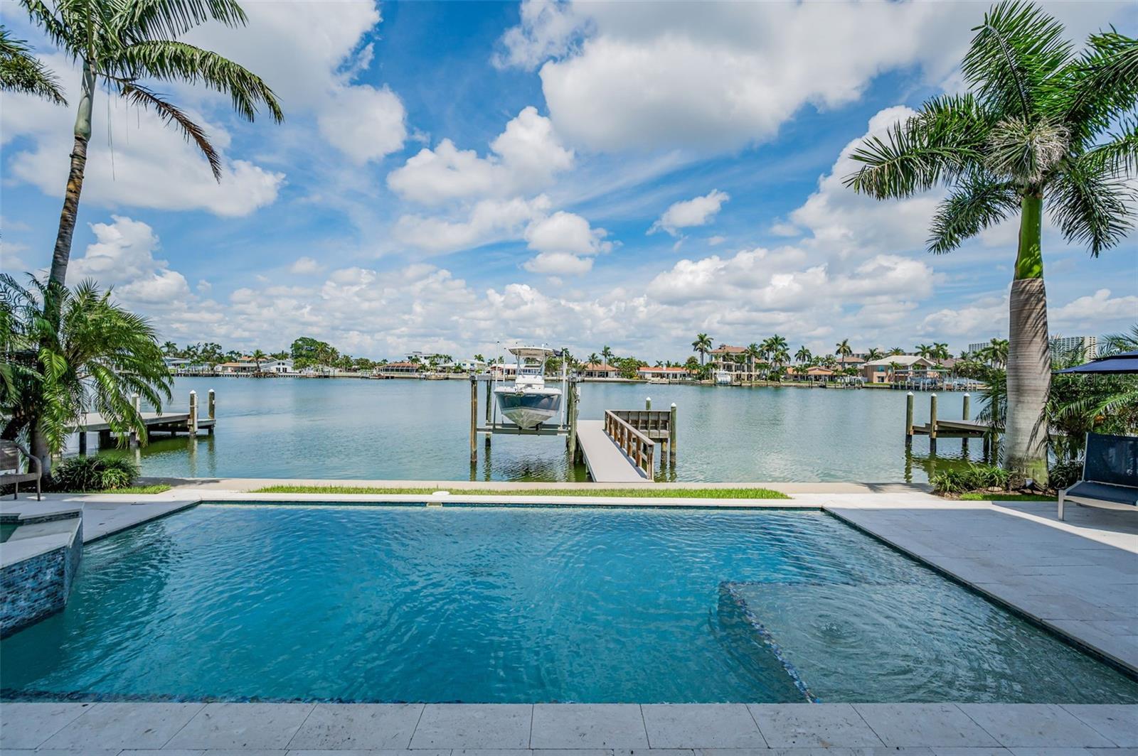 YACHT CLUB ESTATES - Residential