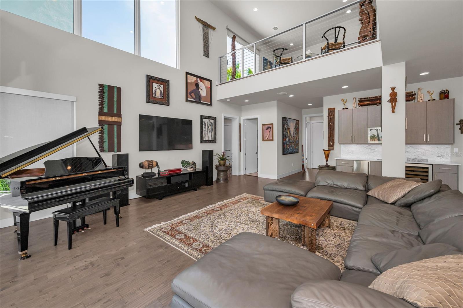 YACHT CLUB ESTATES - Residential